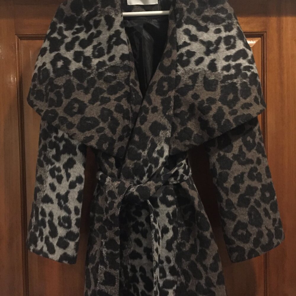 T Tahari Wool Blend Leopard Shawl Collar Belted Wrap Coat M